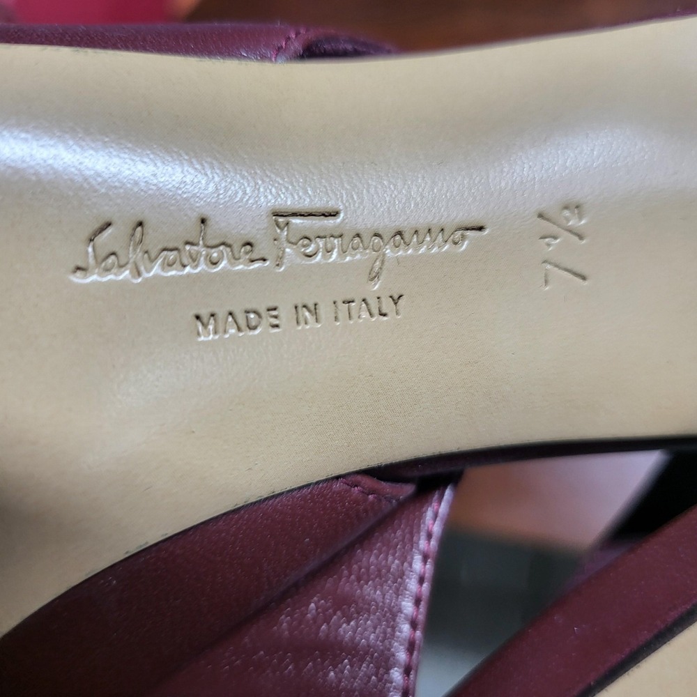 Salvatore Ferragamo Heels Womens Size 7.5 Red Leather Bow Slingback Italy - Picture 5 of 9